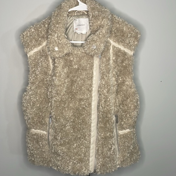 Anthropologie Teddy Textured Vest Large. - Picture 4 of 5